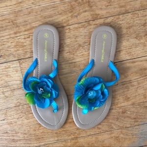NWOT charming Charlie’s flower sandals!